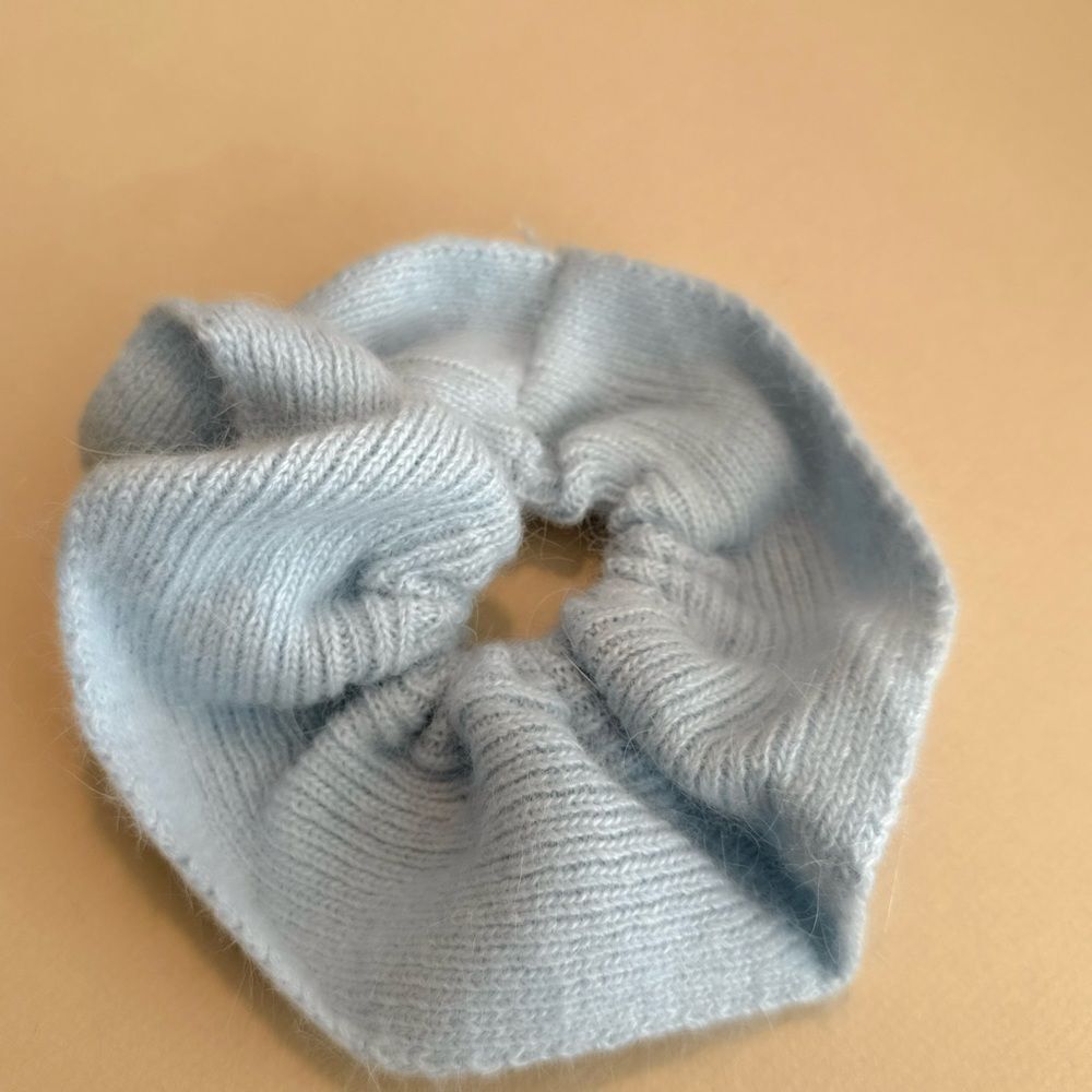 Elegant Blue Hair Scrunchie K22 - Picture 2 of 3